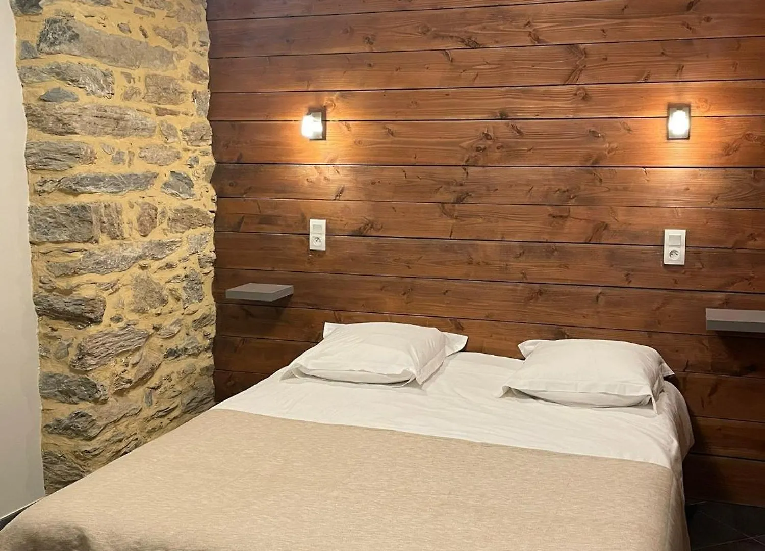 Holiday home Gite De Groupe Arza Mendi Jurvielle